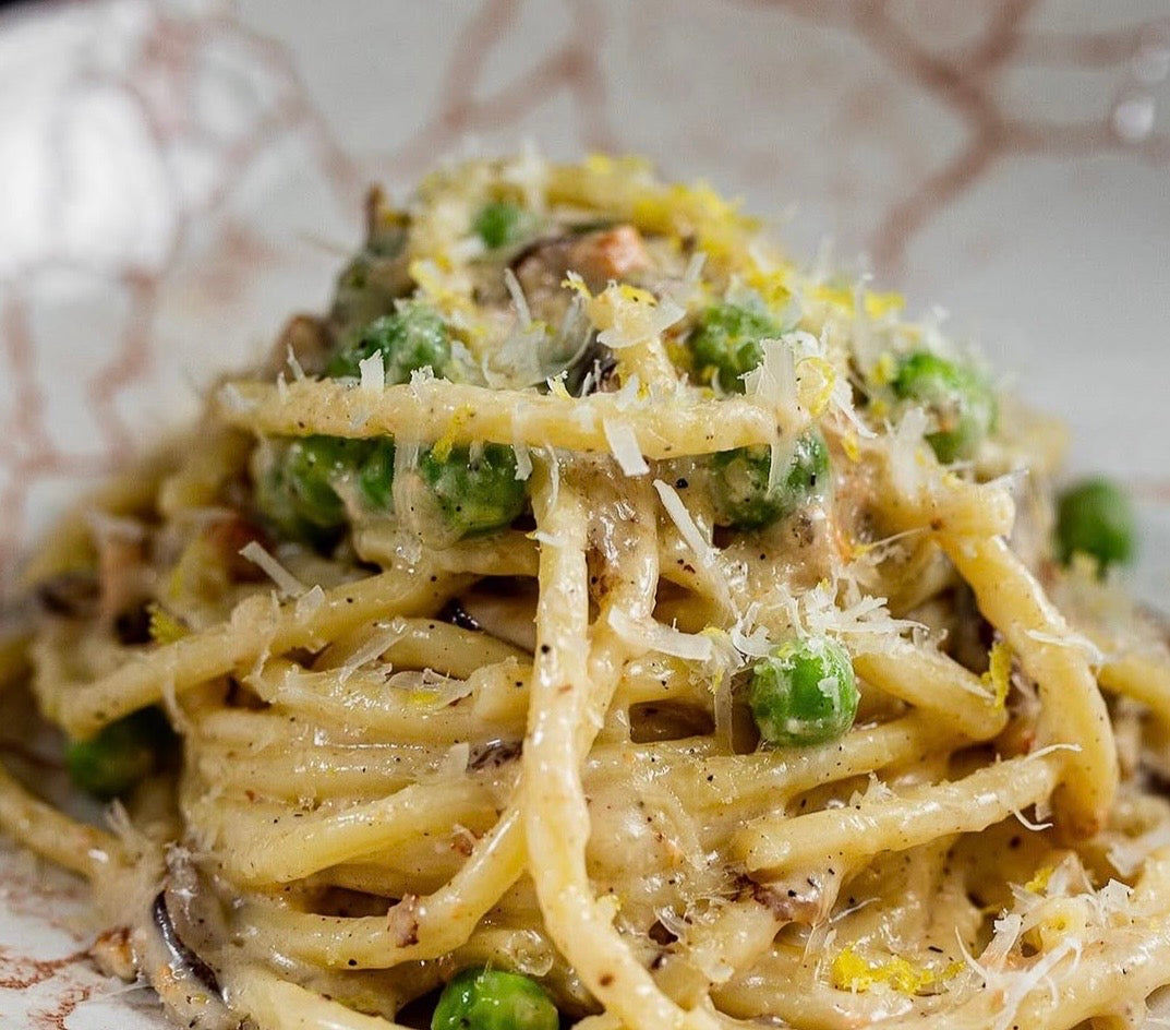 Bucatini “Carbonara” with Peas 🫛Minimal cooking instructions included for an easy finish at home