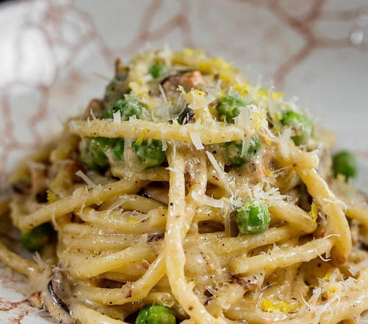 Bucatini “Carbonara” with Peas 🫛Minimal cooking instructions included for an easy finish at home